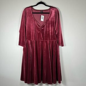 NWT Torrid Size 2 Berry Pink Velour 3/4 Sleeve Flowy Bottom Dress‎